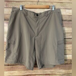 Patagonia Men’s Khaki Cargo Hiking Travel Casual Shorts RN: 51884 Size: 40